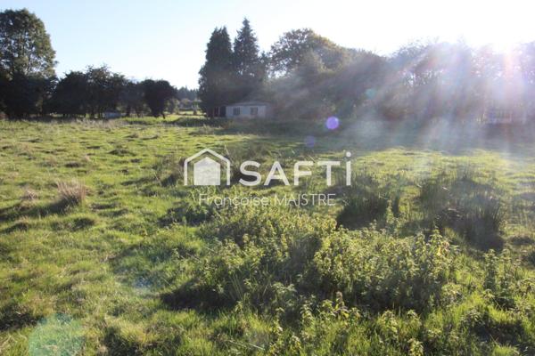 Terrain constructible viabilisé de 1 295 m²