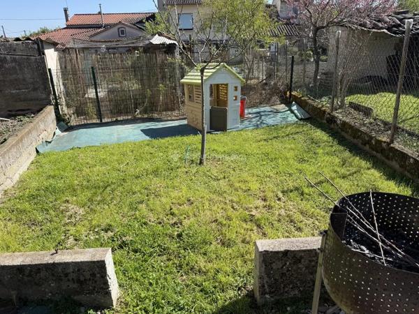 Vente                                                      Maison
                        
                     5 pièces                      110 m2                     à Carmaux