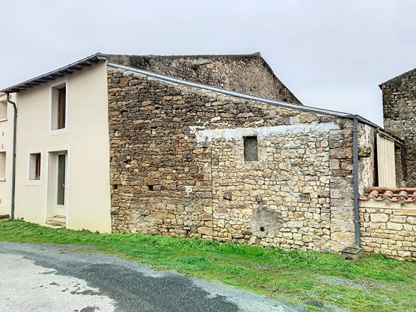 A VENDRE Grange à rénover située à Sainte Hermine
