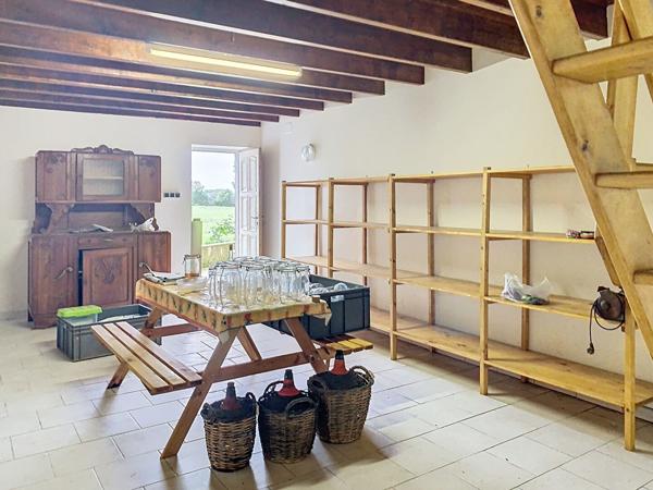 A VENDRE Grange à rénover située à Sainte Hermine