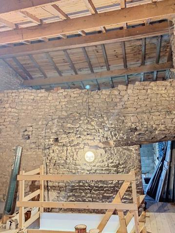 A VENDRE Grange à rénover située à Sainte Hermine