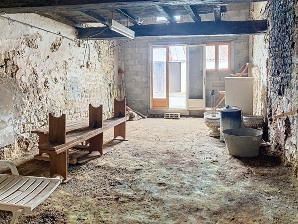 A VENDRE Grange à rénover située à Sainte Hermine