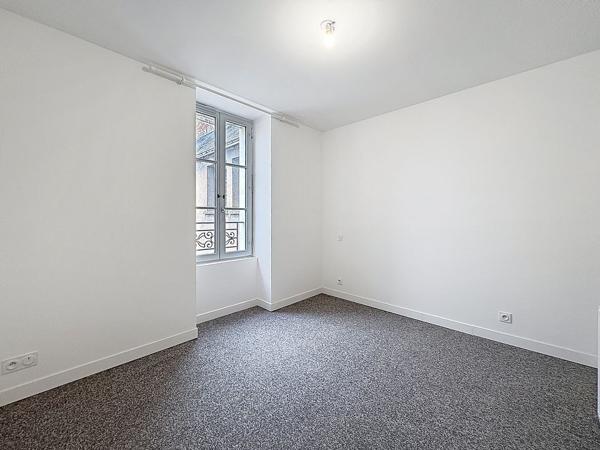 MAISON T5 DE VILLE - 87 m² - VUE MAYENNE