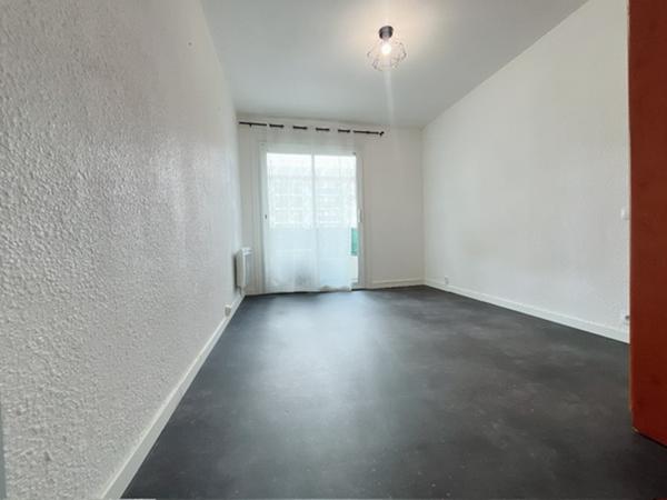Magnifique appartement T3 de 57 m² en rez-de-chaussée d'une petite copropriété aux faibles charges
