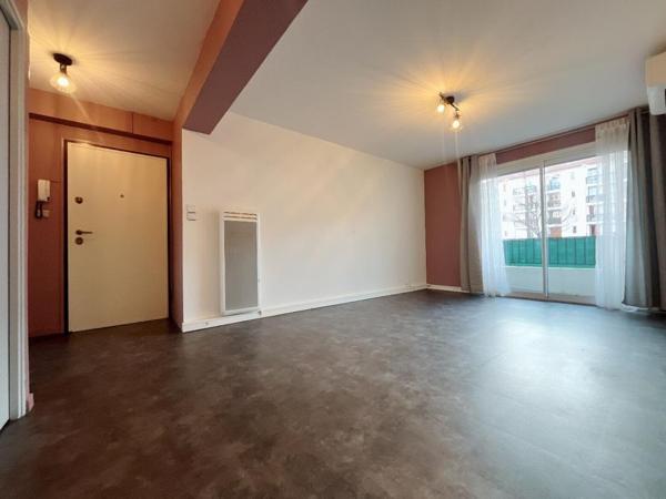 Magnifique appartement T3 de 57 m² en rez-de-chaussée d'une petite copropriété aux faibles charges