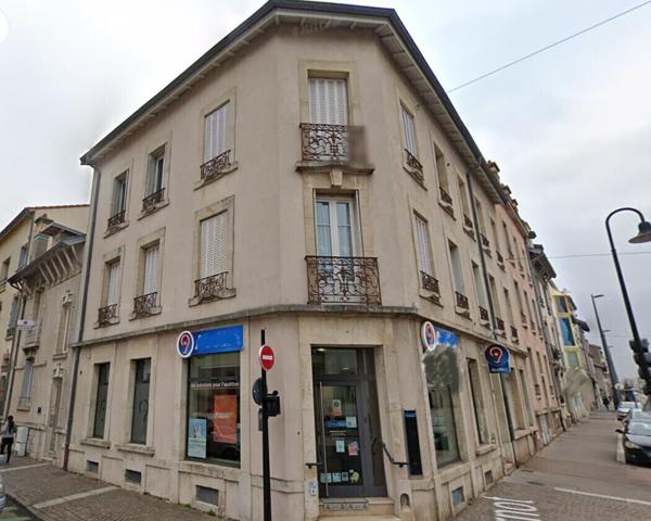 ST MAX RUE CARNOT, RARE IMMEUBLE LOCATIF 7 T2 + 1 COMMERCE LOUES