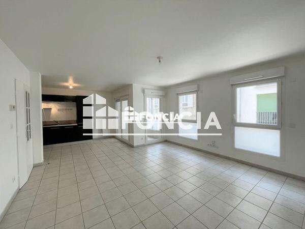 Location Appartement 3 pièces 77.1 m² - 9 RUE DODE Voiron 38500