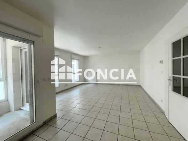 Location Appartement 3 pièces 77.1 m² - 9 RUE DODE Voiron 38500