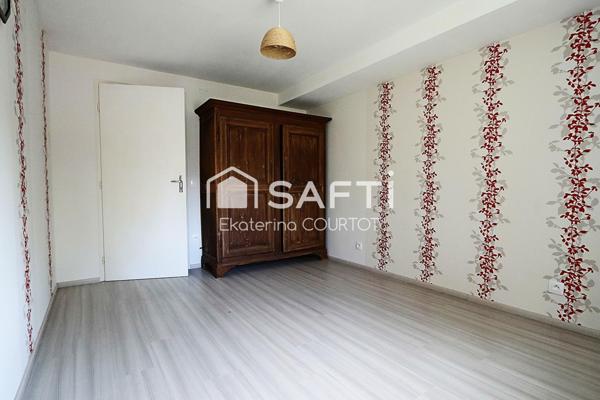 Maison bi-famille de 233 m² avec jardin, verger et garage