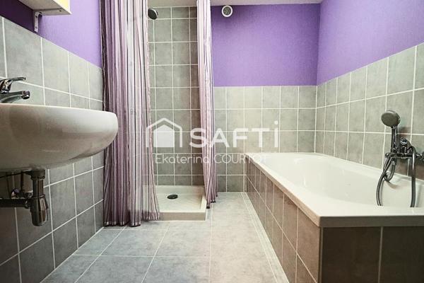 Maison bi-famille de 233 m² avec jardin, verger et garage