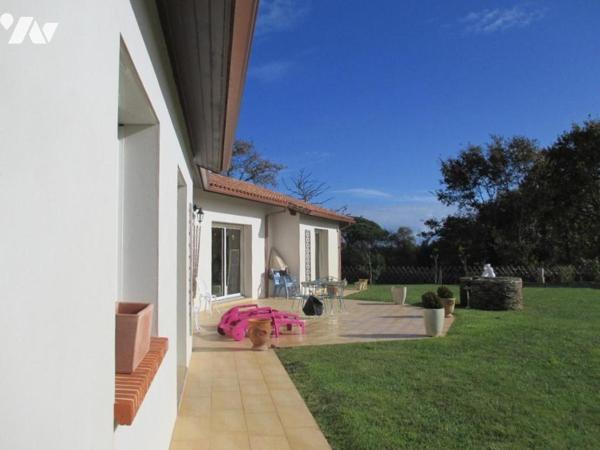 PORNIC, entre le Pont du Clion et le Val St martin, maison de famille de plain pied d'environ 213 m²