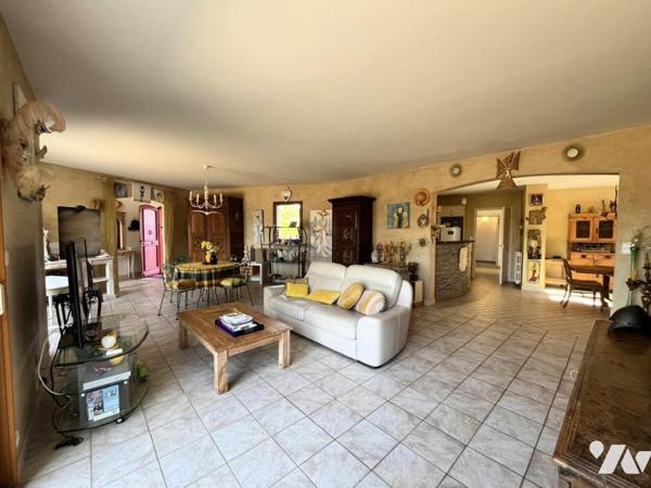 PORNIC, entre le Pont du Clion et le Val St martin, maison de famille de plain pied d'environ 213 m²