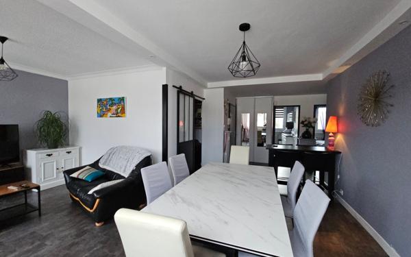 Appartement à vendre    3 pièces • 74,78 m2 Saint-Étienne