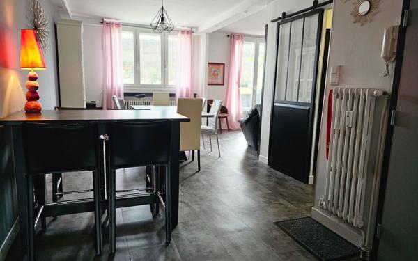 Appartement à vendre    3 pièces • 74,78 m2 Saint-Étienne
