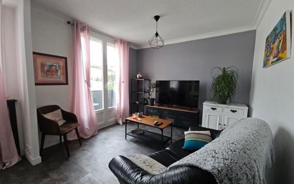 Appartement à vendre    3 pièces • 74,78 m2 Saint-Étienne