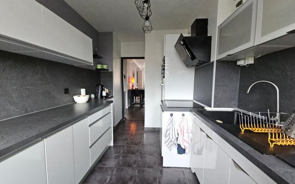 Appartement à vendre    3 pièces • 74,78 m2 Saint-Étienne