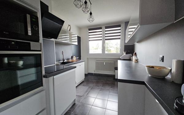 Appartement à vendre    3 pièces • 74,78 m2 Saint-Étienne