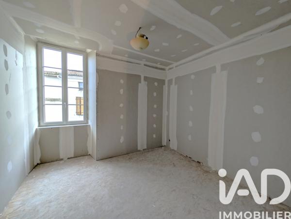 Immeuble à vendre 160 m² Beauvais-sur-Matha