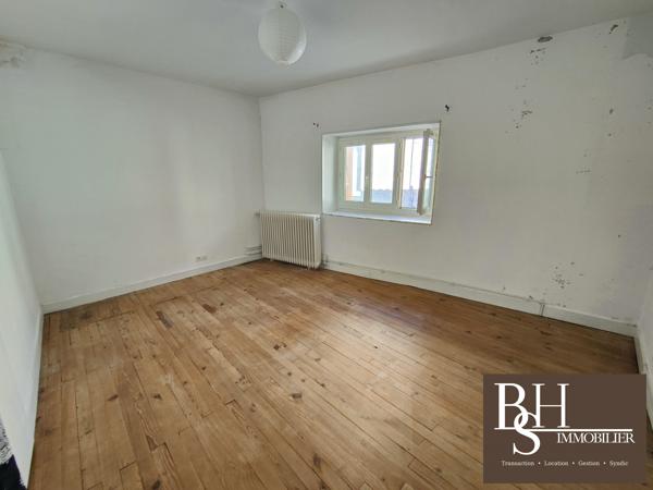 Maison d'environ 90m² à rénover avec terrasse