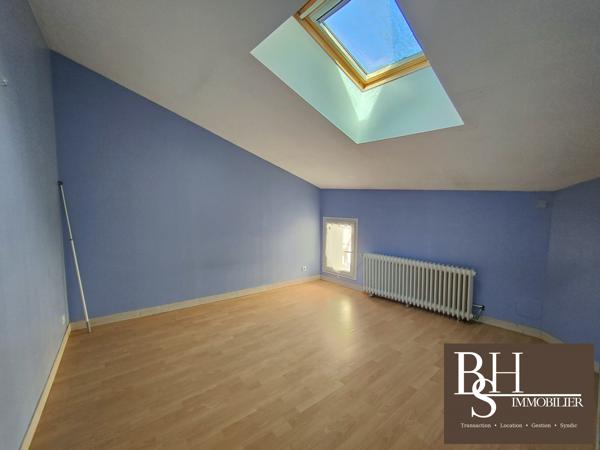 Maison d'environ 90m² à rénover avec terrasse