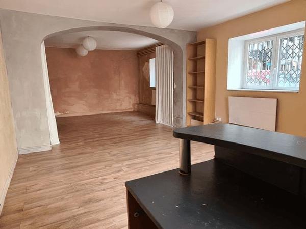 Location Local commercial 1 pièce 36.5 m² - 15-17 RUE AUGUSTE Nimes 30000