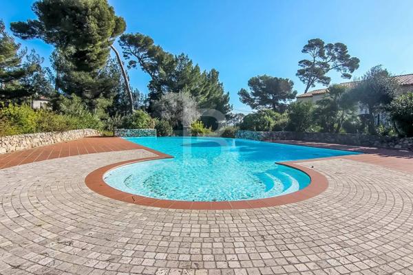 Appartement au Cap d'Antibes dans un domaine calme