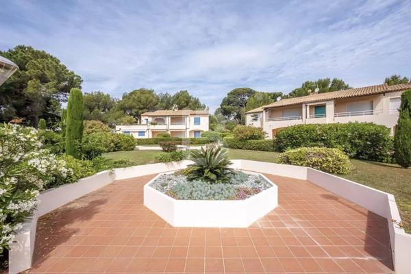 Appartement au Cap d'Antibes dans un domaine calme