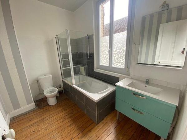 Coup de cœur à Saint-Quentin : Charme de l'ancien et vie tout à pied pour moins de 85 000 € !