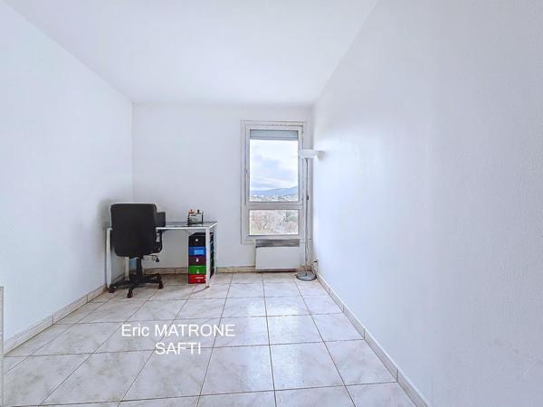 Appartement 4 pièces 81 m² avec parking