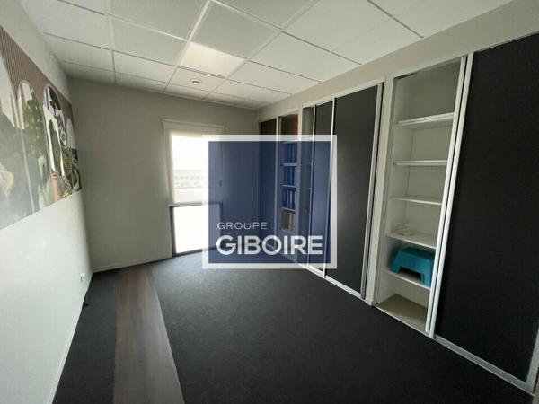 Local d'activites 500 m² à louer ACIGNE (réf : 35.7194)