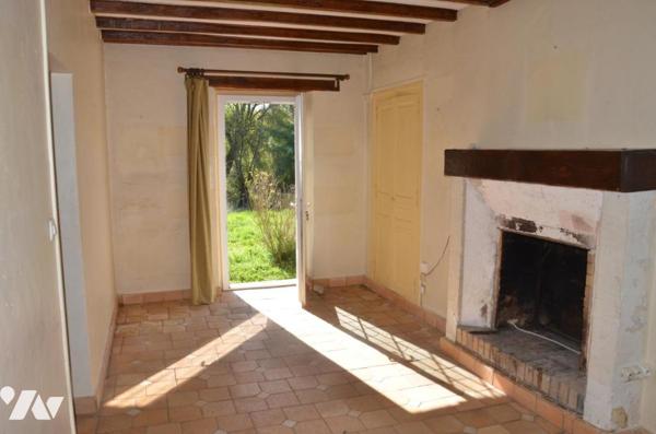 LANGEAIS SECTEUR LA ROUCHOUSE - Maison traditionnelle à rénover.