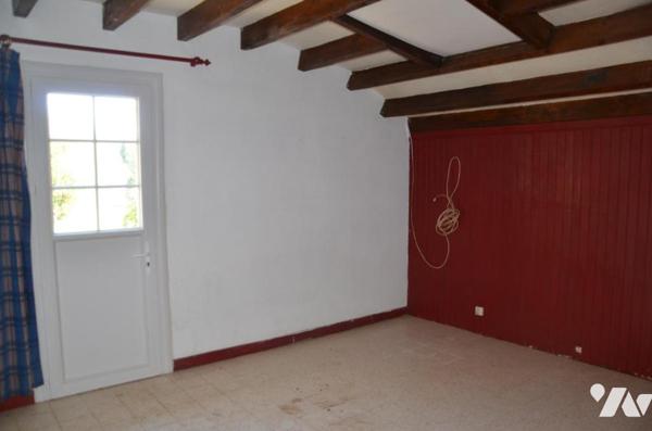 LANGEAIS SECTEUR LA ROUCHOUSE - Maison traditionnelle à rénover.