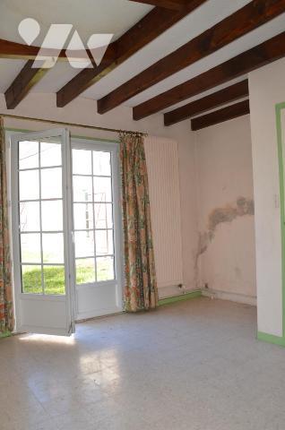 LANGEAIS SECTEUR LA ROUCHOUSE - Maison traditionnelle à rénover.