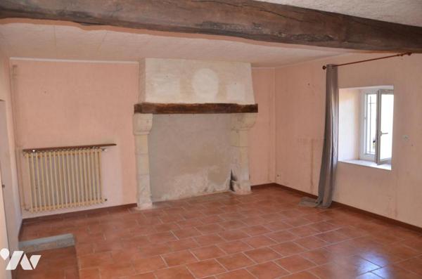 LANGEAIS SECTEUR LA ROUCHOUSE - Maison traditionnelle à rénover.