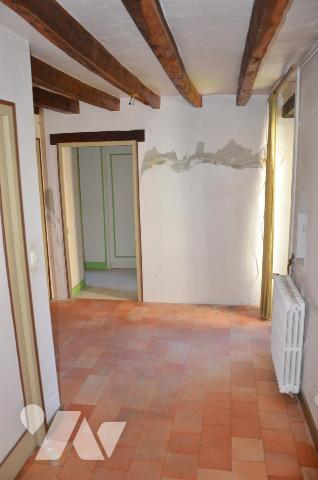 LANGEAIS SECTEUR LA ROUCHOUSE - Maison traditionnelle à rénover.