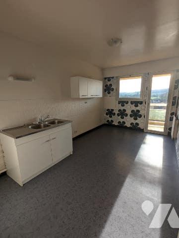 Au troisième et dernier étage d'une résidence recherchée, spacieux et lumineux appartement de type 3