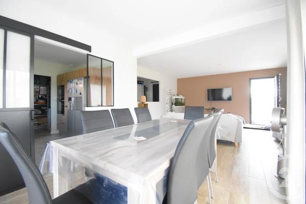 Maison à vendre  4 pièces - 114 m 2   ST REMY EN ROLLAT  - 03