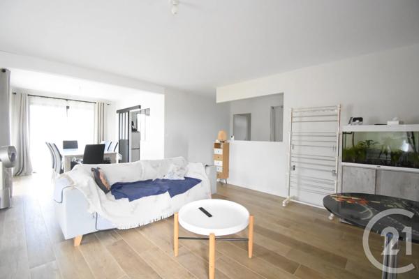 Maison à vendre  4 pièces - 114 m 2   ST REMY EN ROLLAT  - 03