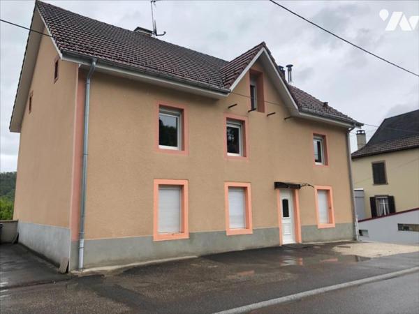 Immeuble de rapport avec 3 appartements, garages, caves