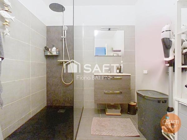 F2 avec terrasse de 18m2 vue dégagée au calme +box