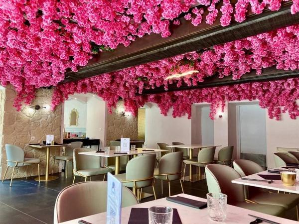 Urgence Vente : Prix Sacrifié à 190.000 € ! Hôtel-Restaurant 3* à Morestel