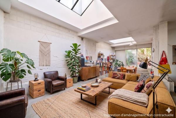 Loft avec verrières et cour secrète à la Butte aux Cailles