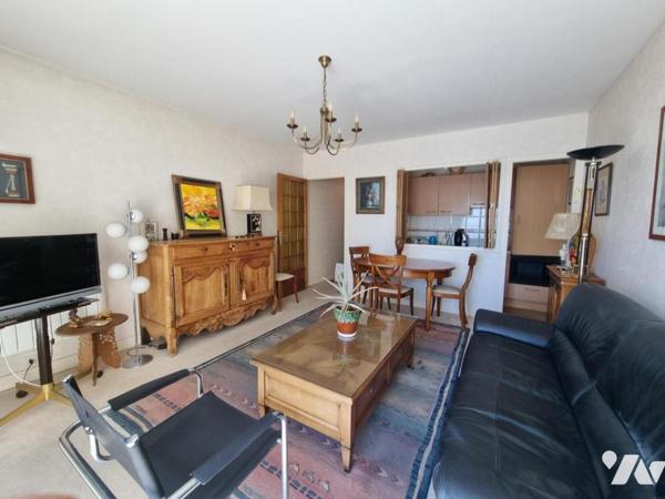 LA BAULE - FACE A LA MER - 2 PIECES AVEC BALCON.