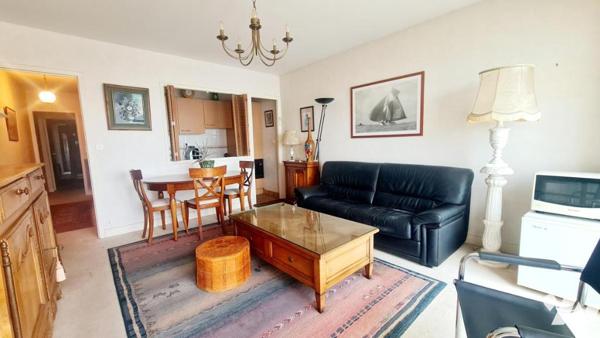 LA BAULE - FACE A LA MER - 2 PIECES AVEC BALCON.