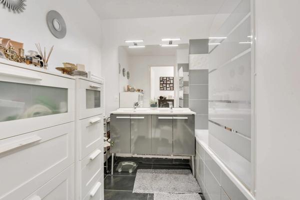 Appartement à vendre 5 pièces ASNIERES SUR SEINE (92)