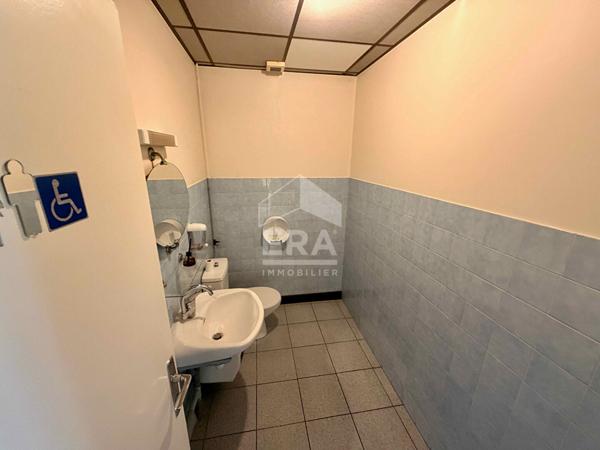 Local commercial à louer à Montereau Fault Yonne - Opportunité rare !