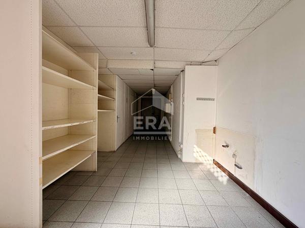 Local commercial à louer à Montereau Fault Yonne - Opportunité rare !