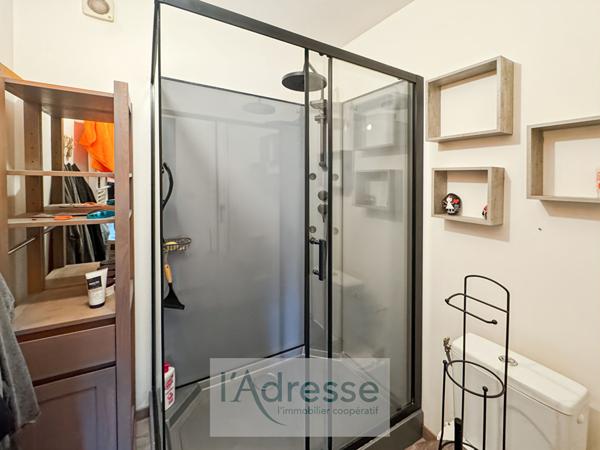 Belle maison de plain-pied avec 4 chambres, Jardin Clos