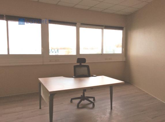 Location bureau Quincy-Voisins - 72 m² - 700 €/mois