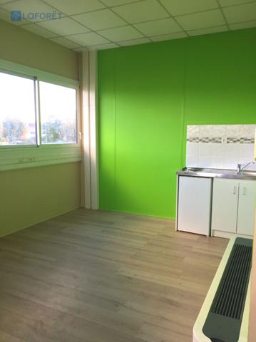 Location bureau Quincy-Voisins - 72 m² - 700 €/mois